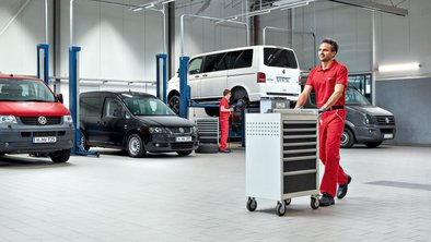 as0482-vw-economy-service-mechanic-garage-16x9-2560x1440-1